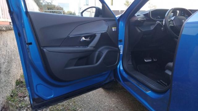 Peugeot 2008 image 6