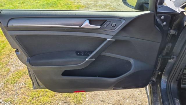 Volkswagen Golf image 9