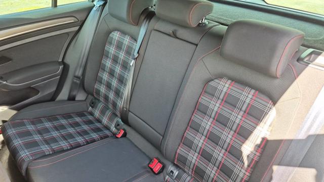 Volkswagen Golf image 6