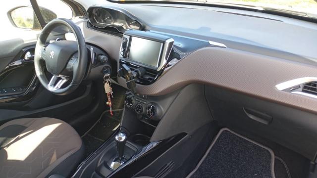 Peugeot 2008 image 4