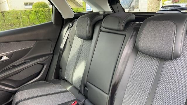 Peugeot 3008 image 2