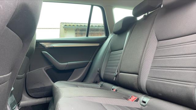 Skoda Octavia image 5