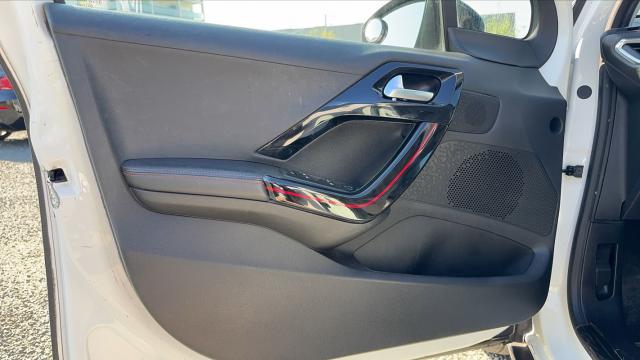 Peugeot 2008 image 7