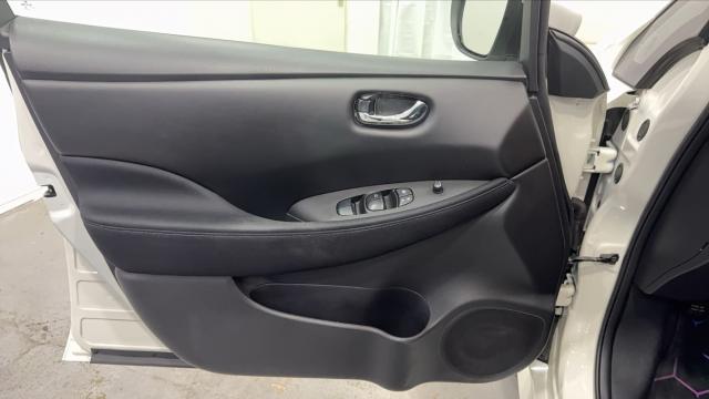 Nissan Leaf image 3