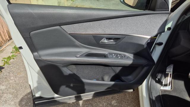 Peugeot 3008 image 2