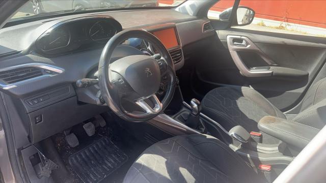 Peugeot 2008 image 2