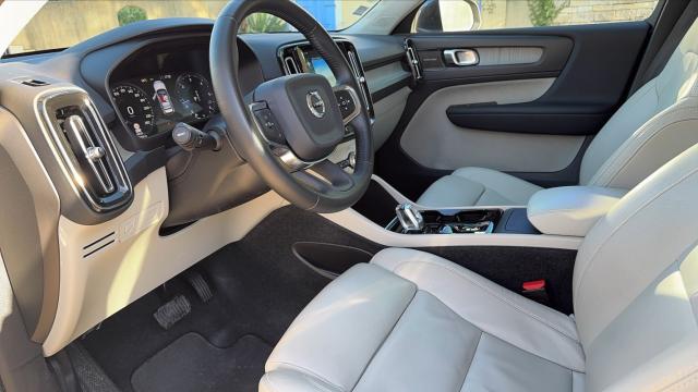 Volvo Xc40 image 2