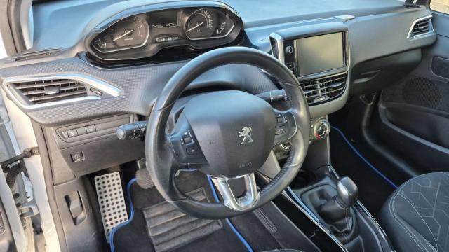Peugeot 2008 image 5