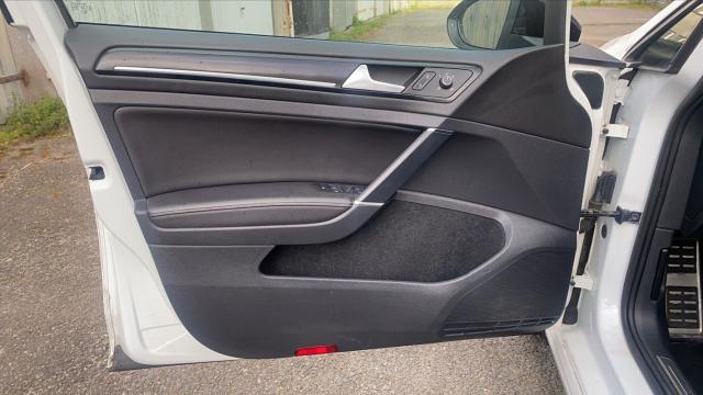 Volkswagen Golf image 6