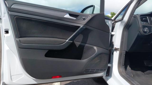 Volkswagen Golf image 6