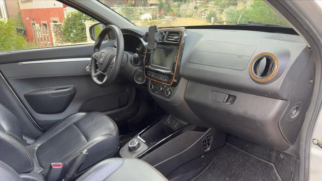 Dacia Spring image 2