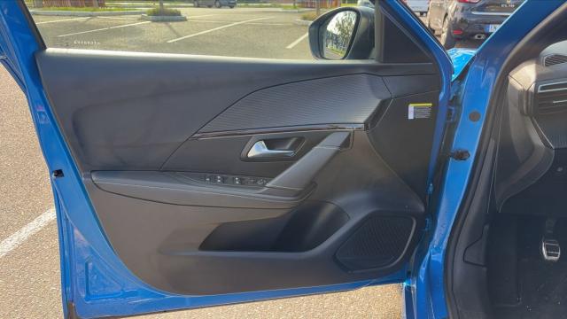 Peugeot 208 image 3