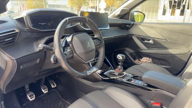 Peugeot 208 image 2
