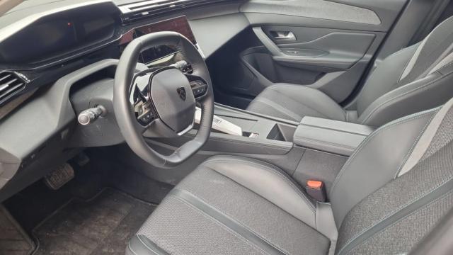 Peugeot 308 image 2