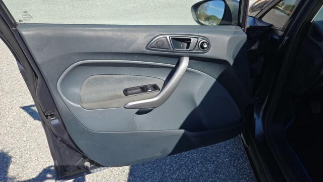 Ford Fiesta image 4