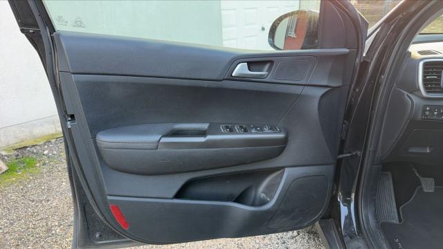 Kia Sportage image 2