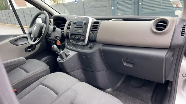 Renault Trafic image 8