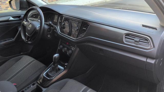 Volkswagen T-Roc image 2