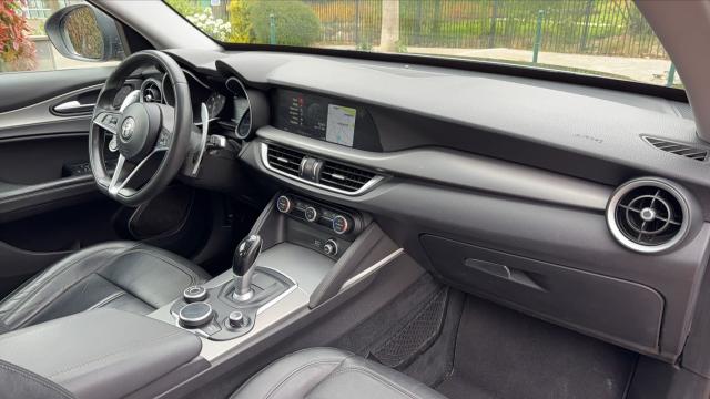 Alfa Romeo Stelvio image 6