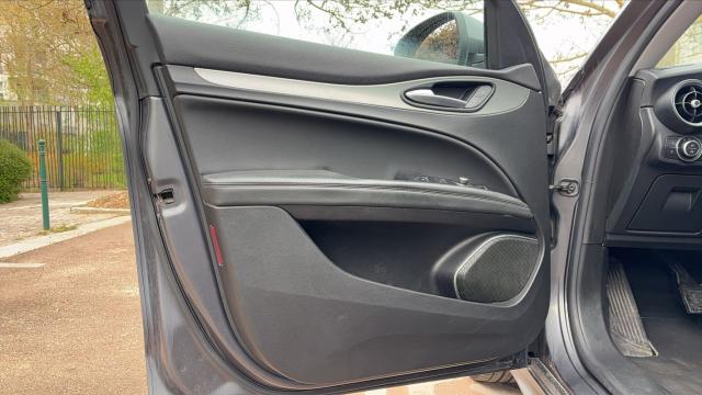 Alfa Romeo Stelvio image 1