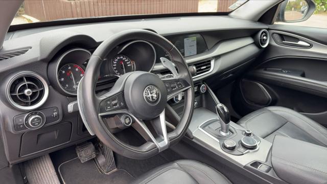 Alfa Romeo Stelvio image 5