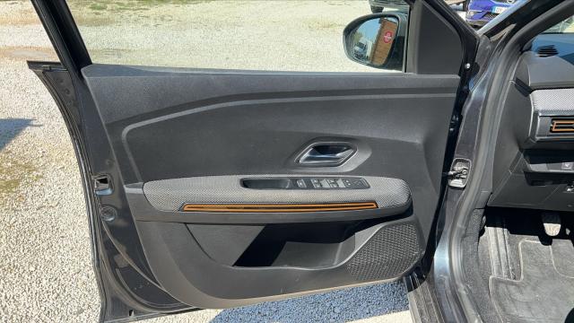 Dacia Sandero image 2