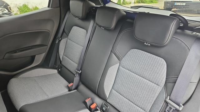 Renault Clio image 2