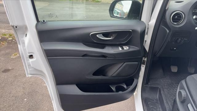 Mercedes Benz Vito Mixto image 8