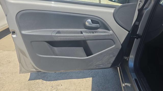 Volkswagen Up! image 8