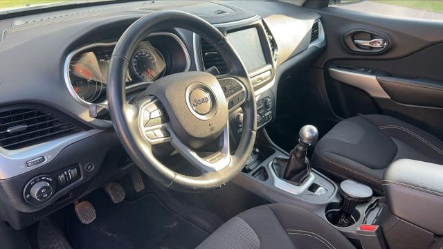 Jeep Cherokee image 1