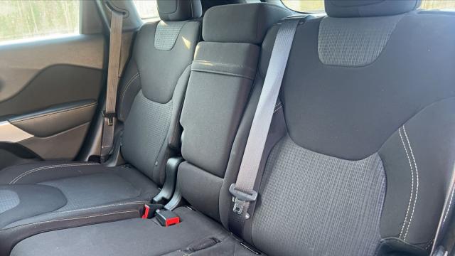 Jeep Cherokee image 8