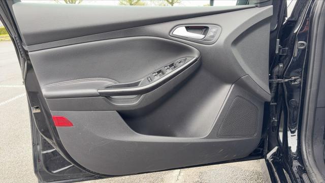 Ford Focus image 7