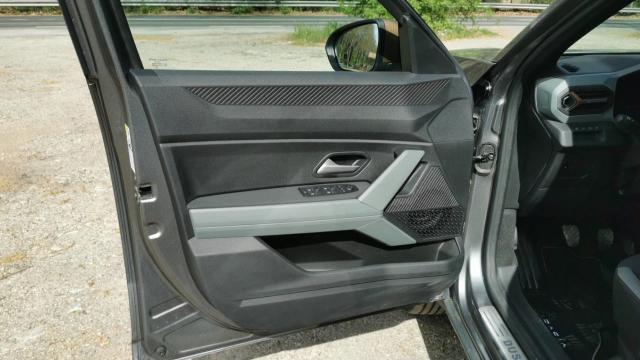 Dacia Duster image 9