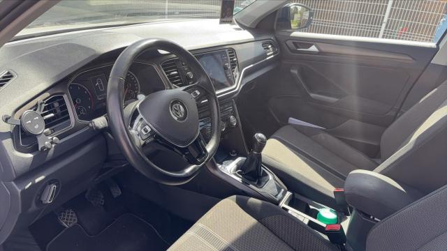 Volkswagen T-Roc image 3