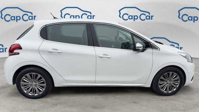Peugeot 208 image 1