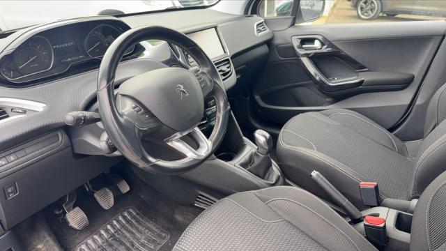 Peugeot 208 image 4