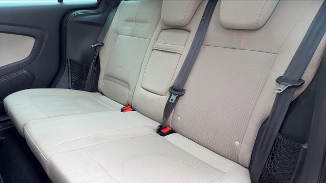 Ford B-Max image 9