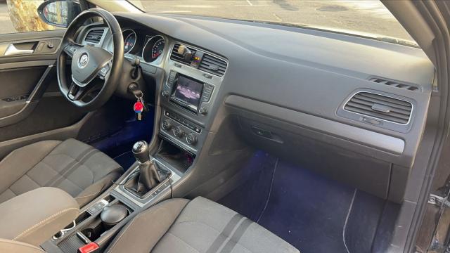 Volkswagen Golf image 9