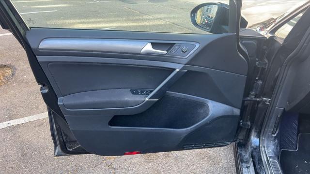 Volkswagen Golf image 2