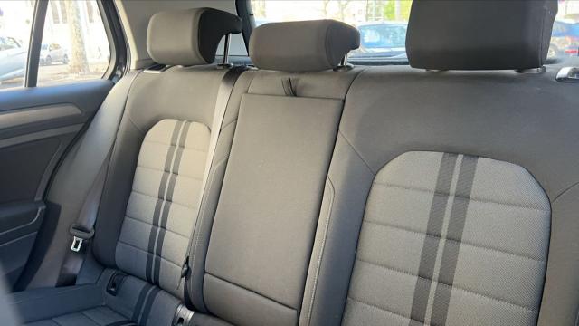 Volkswagen Golf image 5