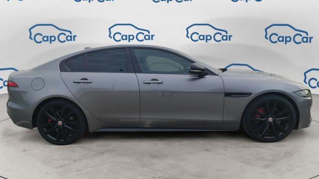 Jaguar Xe image 2