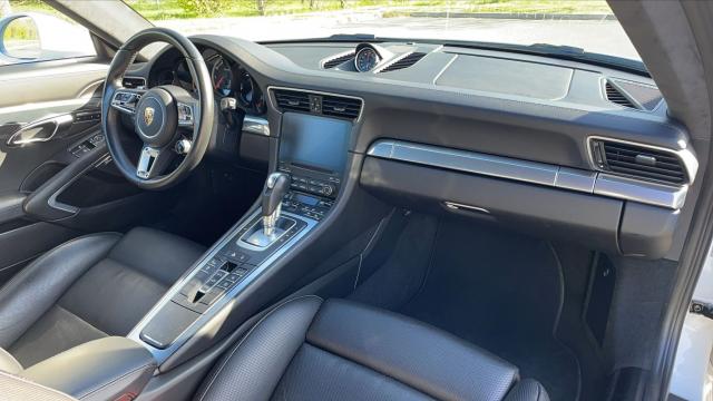 Porsche 911 image 7