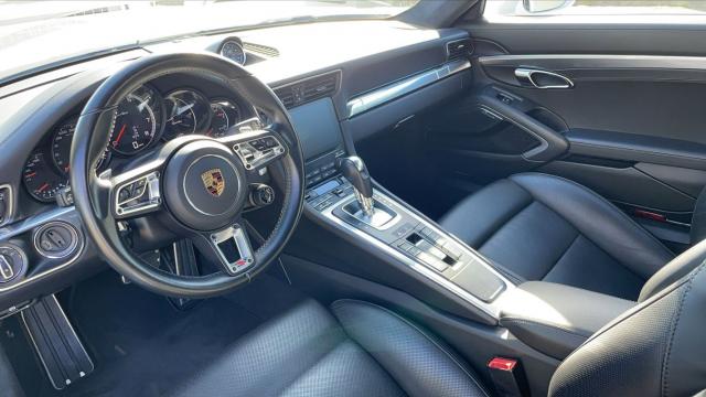 Porsche 911 image 9