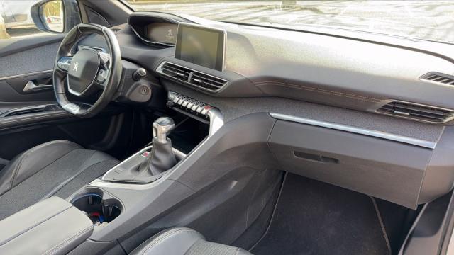 Peugeot 5008 image 2