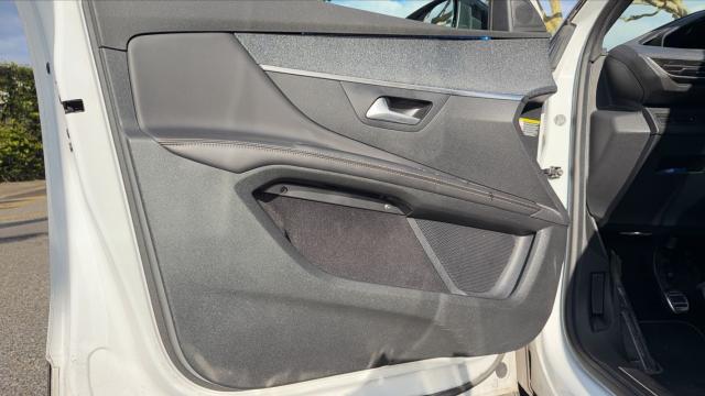 Peugeot 5008 image 9