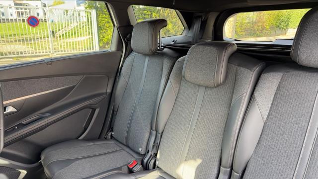 Peugeot 5008 image 1