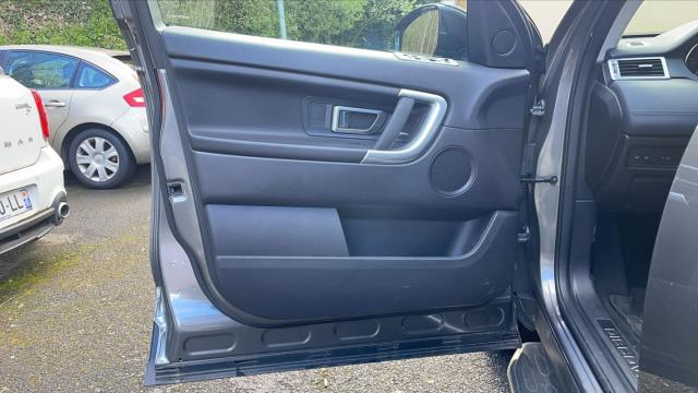 Land Rover Discovery Sport image 2