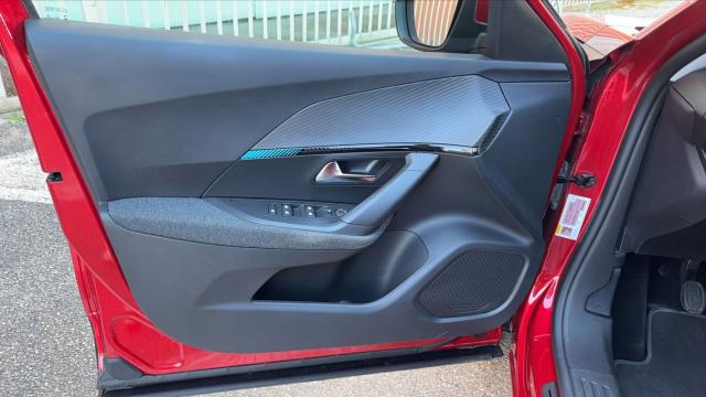 Peugeot 2008 image 4