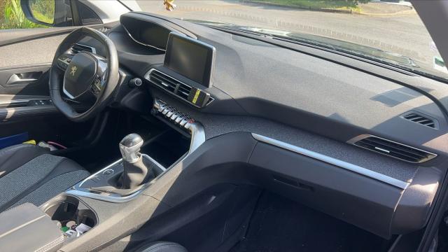 Peugeot 3008 image 3