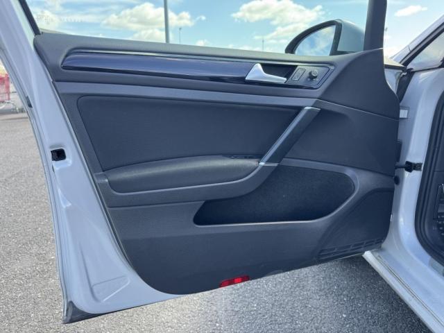 Volkswagen Golf image 8